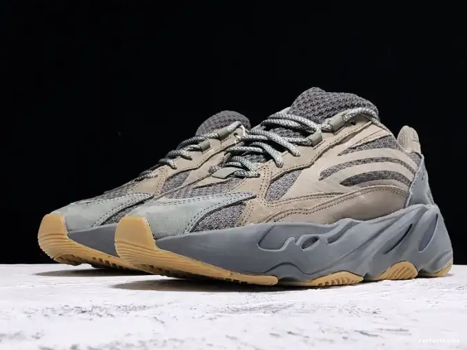 Boost 700 Yeezy Geode Adidas v2 EG6860 0515